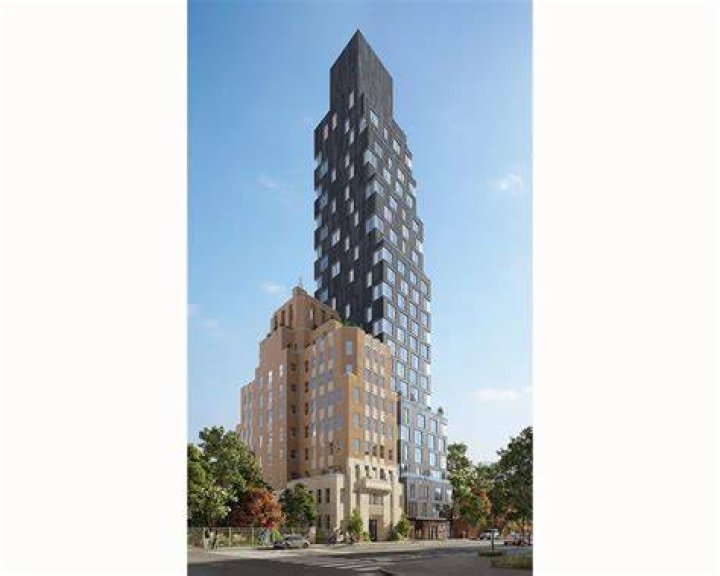 222 East Broadway (Binyan Studios)