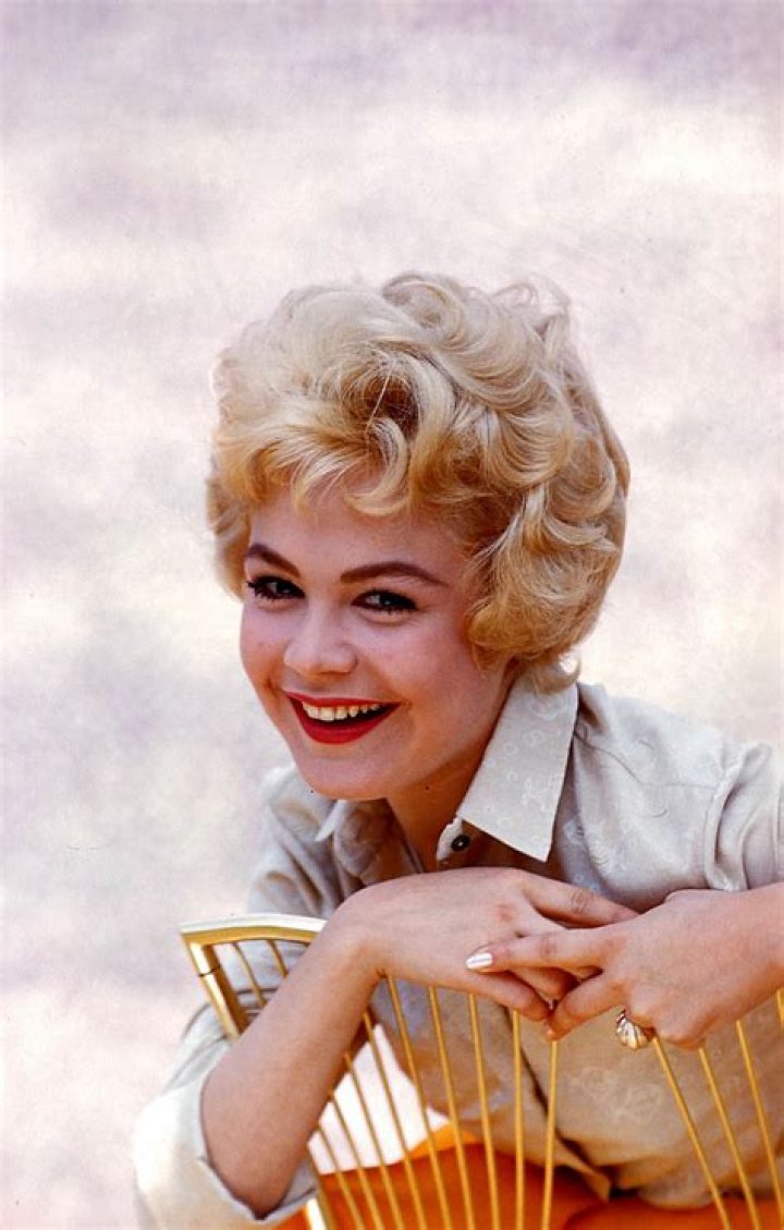 240 best SANDRA DEE images on Pinterest Bobby darin, Sandra dee and