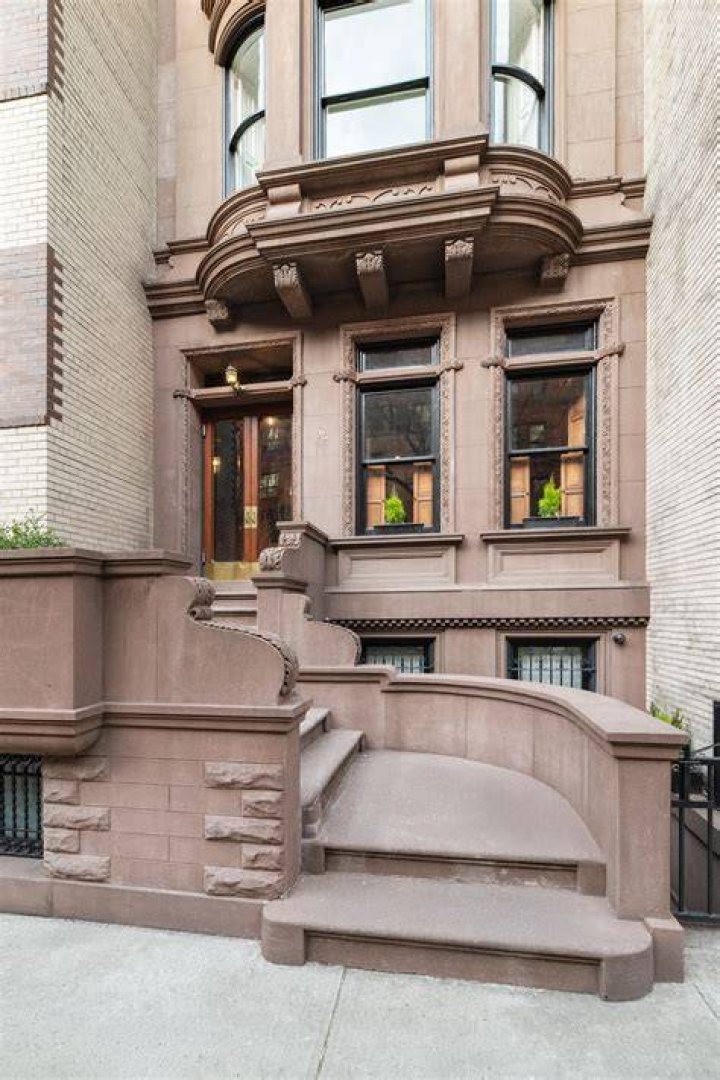25 West 71st Street