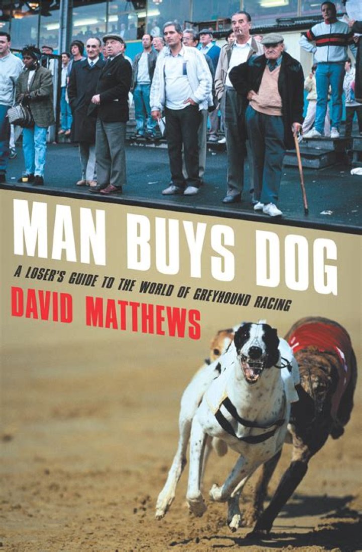 A man buys dog food at the supermarket | Image: Unsplash