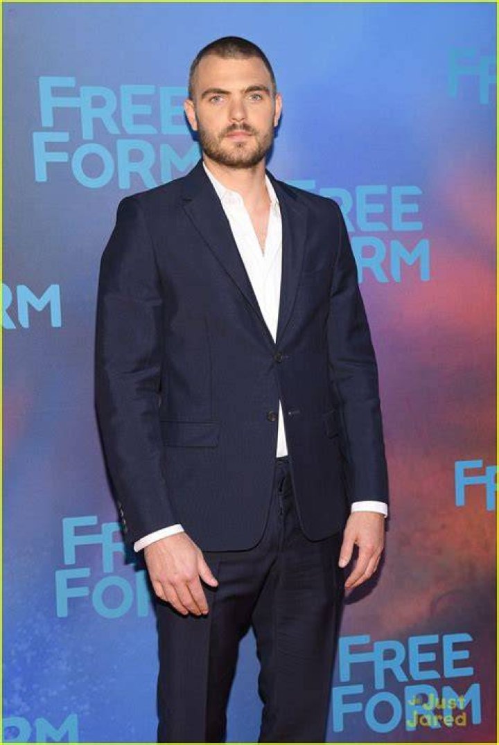Alex Roe Shaves Head For Freeform Upfronts Photo 1082278 Photo