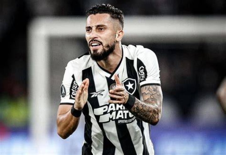 Alex Telles' net worth, salary, age, stats, house, cars, contract and more