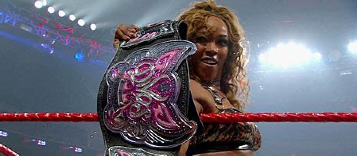 Alicia Fox as Divas Champion Cropped