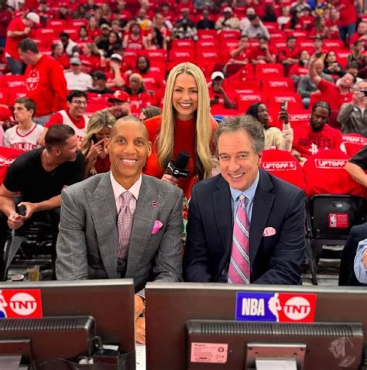 Allie LaForce Cbs, Nba Tv, Bio, Age, Height, Parents, Joe Smith, Salary, and net Worth
