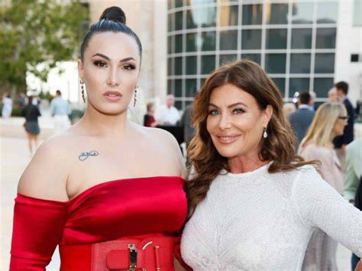 Annaliza Seagal Bio, Age, Mom and dad, Associations, Social Media and