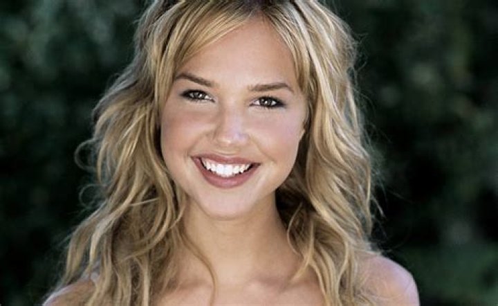 Arielle Kebbel – Biography, Facts & Life Story
