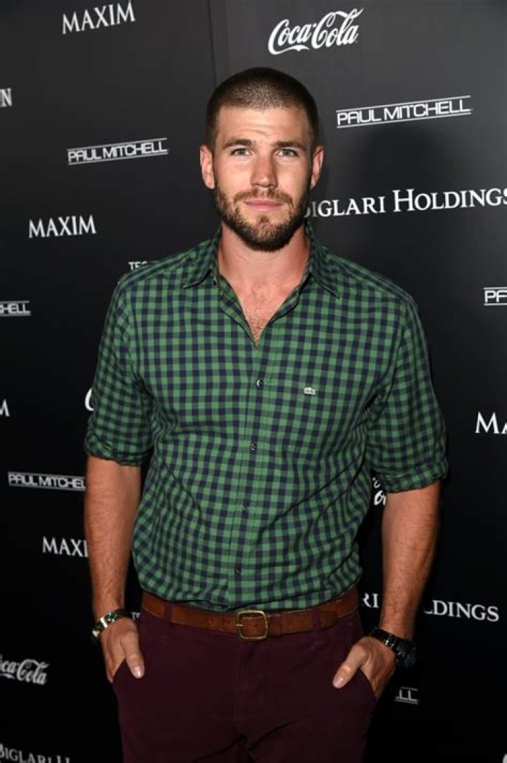 Austin Stowell – Biography, Facts & Life Story