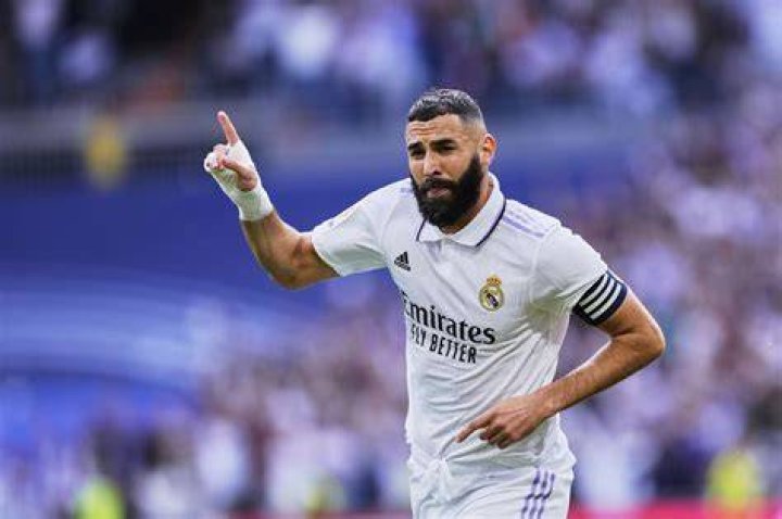 Benzema hits hat-trick in Madrid rout, Atletico, Villarreal win
