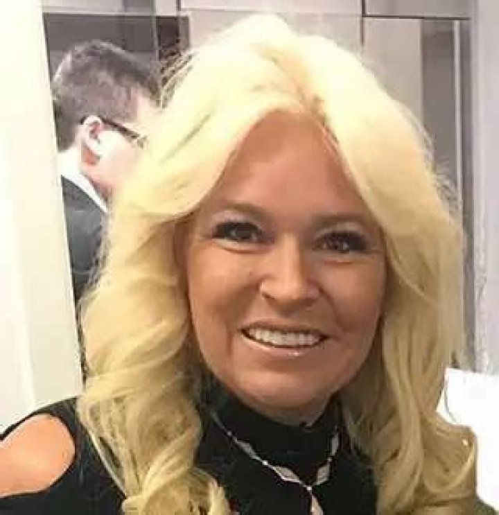 Beth Smith Age 50, Now: Cancer Survivor Keeps Children & Husband Close
