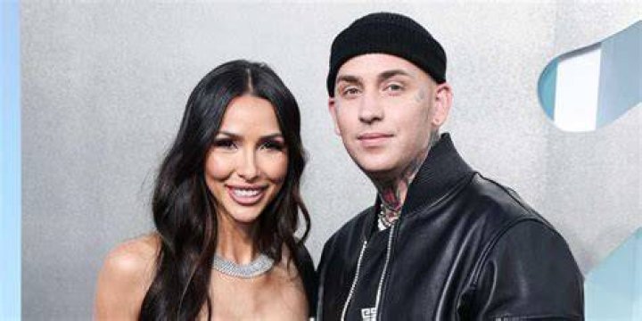 Blackbear Wants THREESOME With Tana Mongeau & Ex Bella Thorne