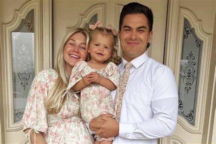 Brynley Arnold's biography age, height, birthday, sisters Legit.ng