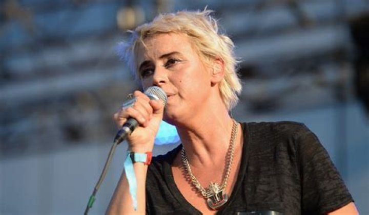 Cat Power Net Worth - How Much Does Cat Power Make?