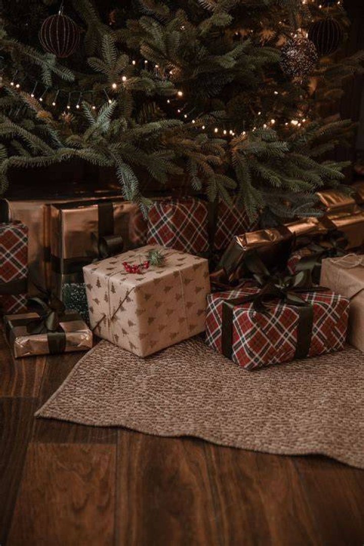Christmas tree decorations | Image: Unsplash