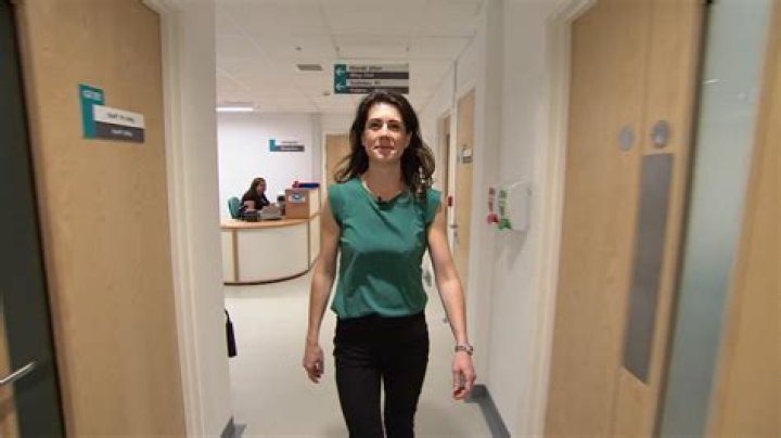 Consultant Zoe Barber launches 'one stop' breast assessment service at