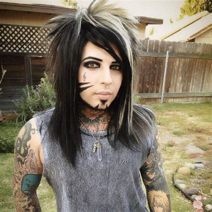 Dahvie Vanity Biography, Age, Height, Girlfriend, Net Worth StarsWiki