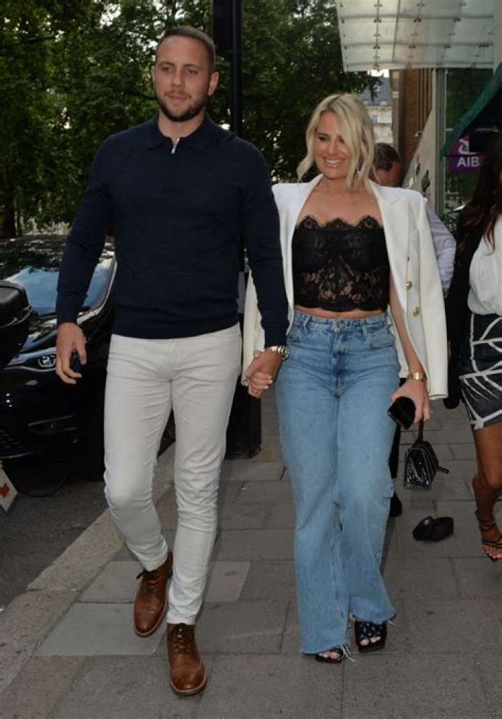 Danielle Armstrong Style, Clothes, Outfits and Fashion &bull; CelebMafia