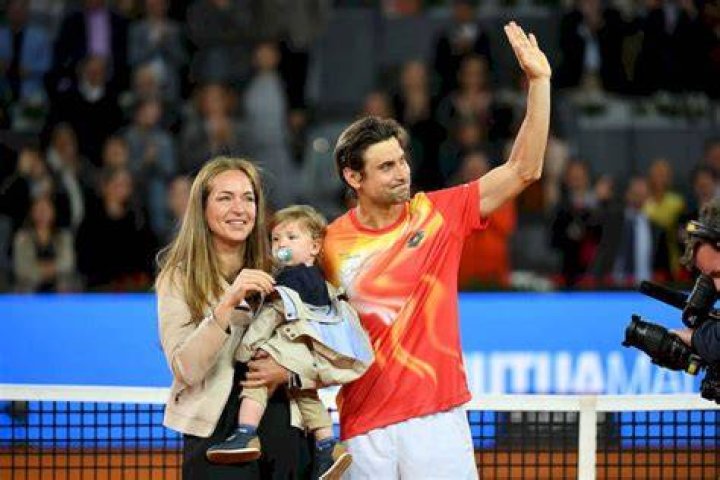 David Bakhtiari&rsquo;s wife and child