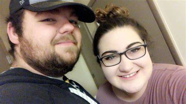 Does Boogie2988 have a girlfriend? Why was he arrested?