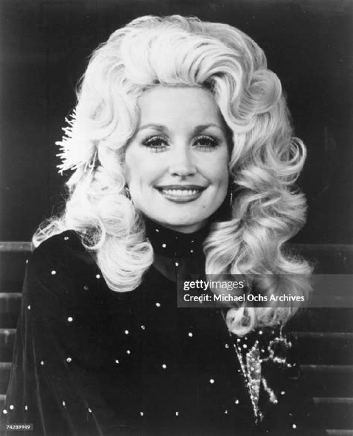 Dolly Parton's Siblings All About the Country Legend's 11 Brothers and