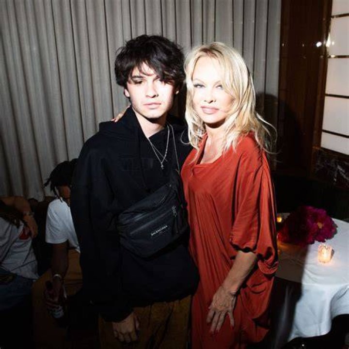 Dylan Jagger Lee Net Worth Girlfriend Famous People Today