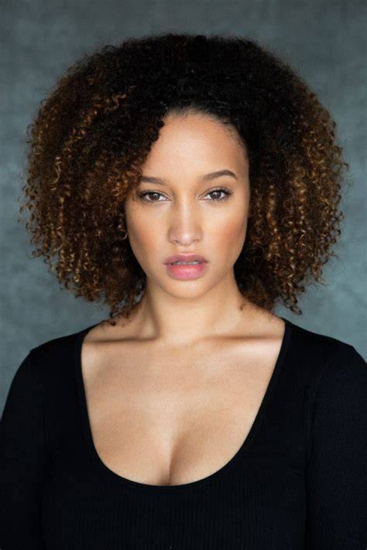 Elarica Johnson On Tackling The Topic Of Colorism And Not Being