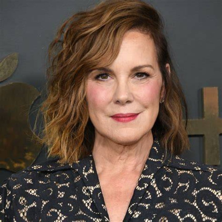 Elizabeth Perkins photo 10 of 12 pics, wallpaper photo 348075