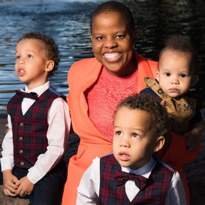 
Erik Kuselias Is A Father Of Three Children, 2 Sons And A Daughter
