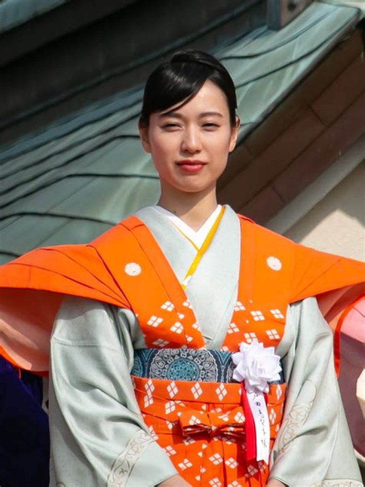 Erika Toda Biography, Facts & Life Story