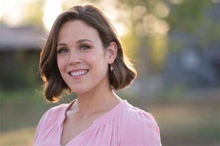 Erin Krakow "When Calls the Heart" Season 6 Poster and Photos