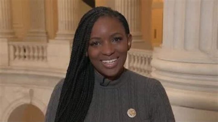 Evelyn Holmes ABC 7, Bio, Wiki, Age, Height, Husband, Salary, and Net Worth
