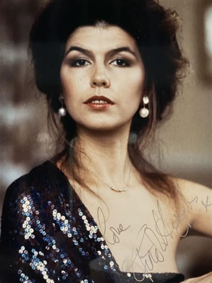Finola Hughes signed photo