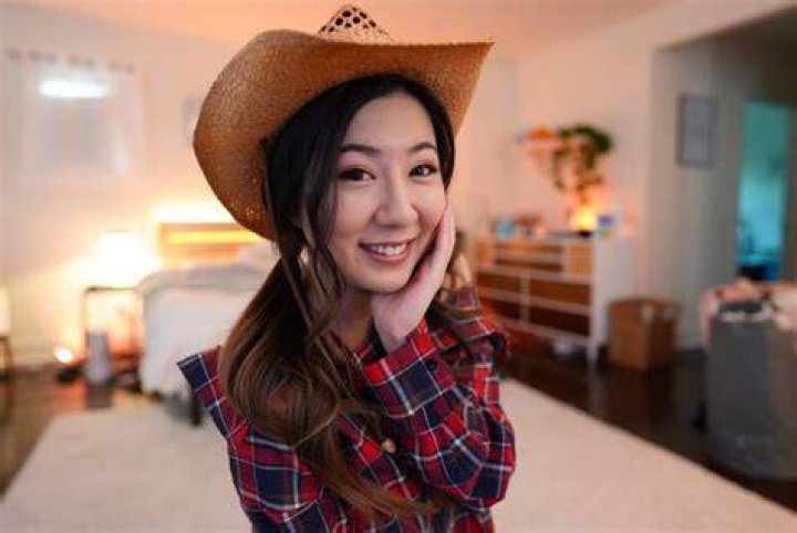 Fuslie Profile and Facts (Updated!) Kpop Profiles