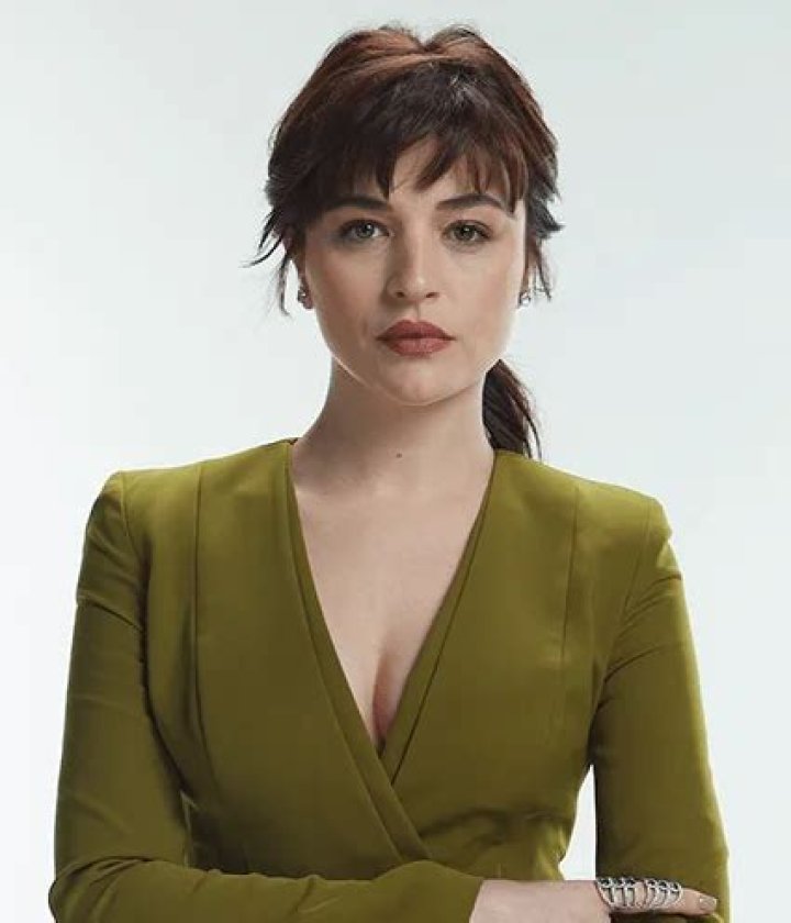 Gonca Vuslateri – Biography, Facts & Life Story