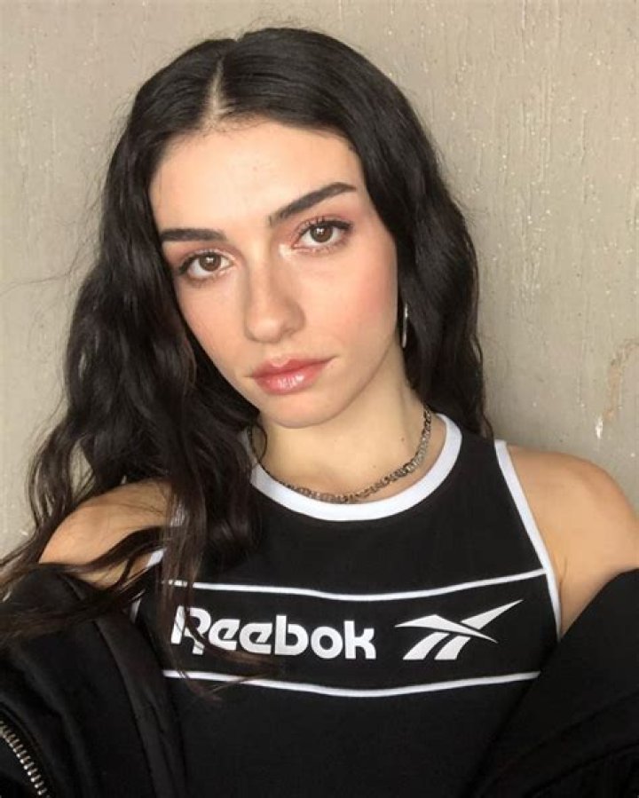 Hazar Erguclu – Biography, Facts & Life Story
