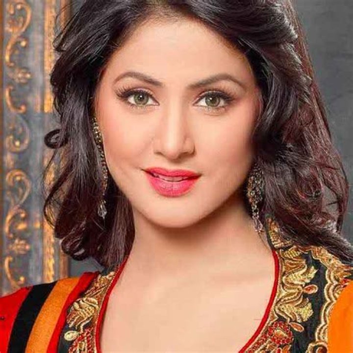 Hina Khan – Biography, Facts & Life Story