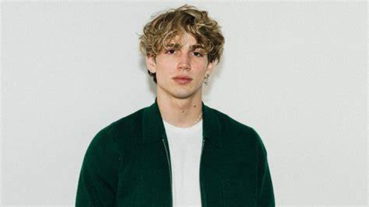How Much is Vinnie Hacker Net Worth? Complete Guide Our News Up