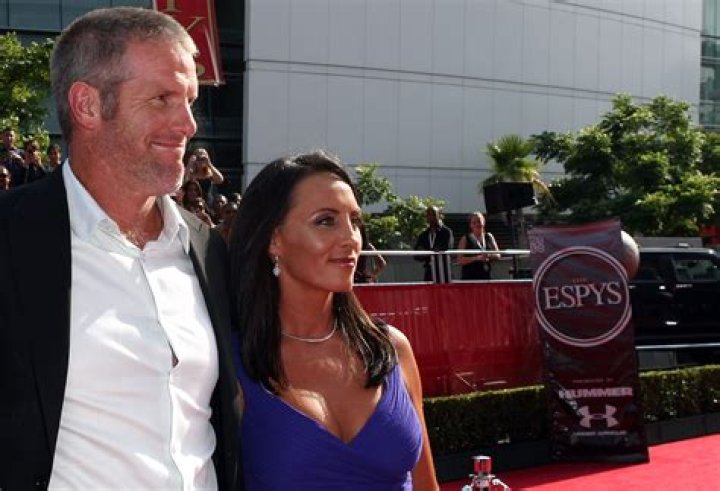 Is Deanna Favre still alive?