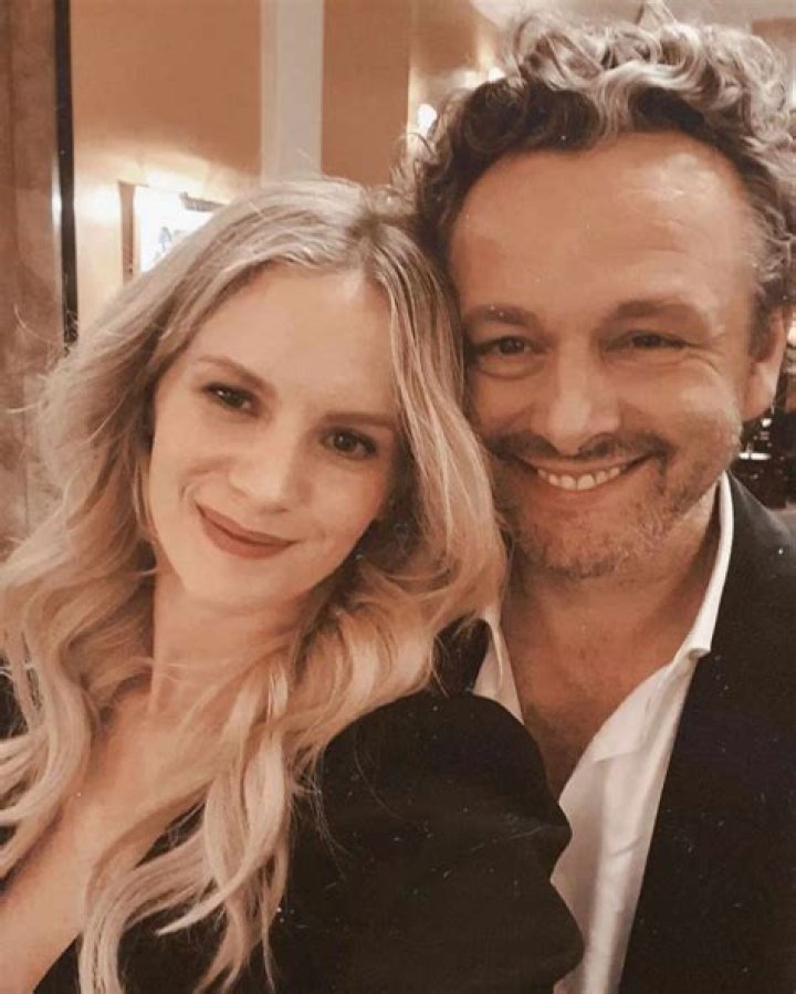 Is He Married To Girlfriend Anna?