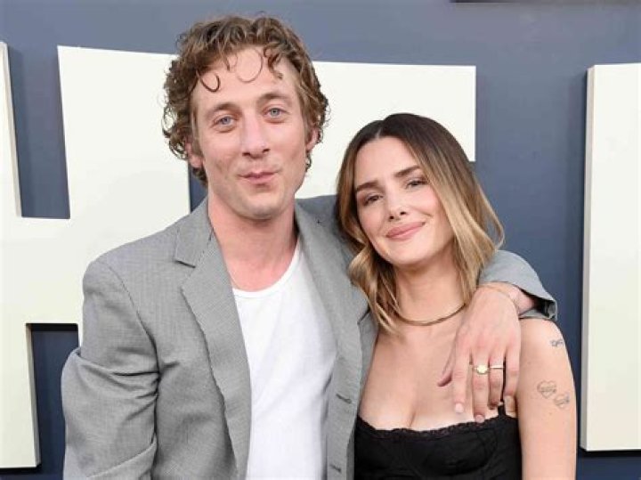 Is Jeremy Allen White Related To Paul Reubens? Family