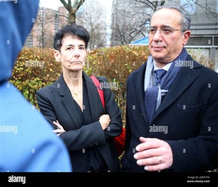 Is Sam Bankman-Fried Gay? Does He Have Husband Or Wife ?