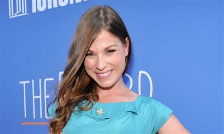 Is She Married? Family And Net Worth 