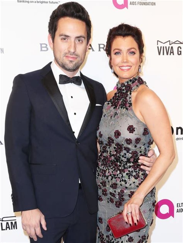 Is She Married To Ed Weeks?