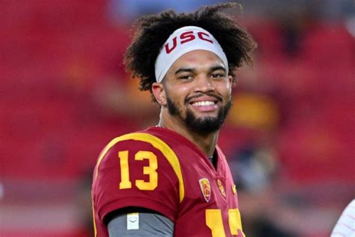 Is USC Trojans QB Caleb Williams Hair Real? Long Hairstyle Looks Good On His Face