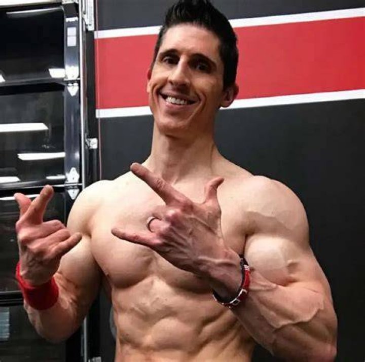 Jeff Cavaliere Net Worth (2023) How Does He Make Money?