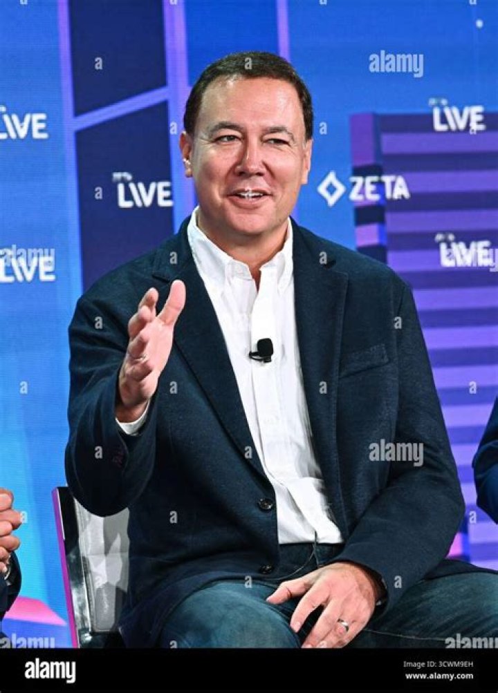 Jim Lanzone Yahoo, Bio, Wiki, Age, Wife, Tinder, Clicker, and Net Worth