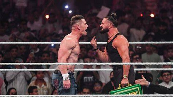 John Cena v Seth Rollins TLC 2014 Cropped