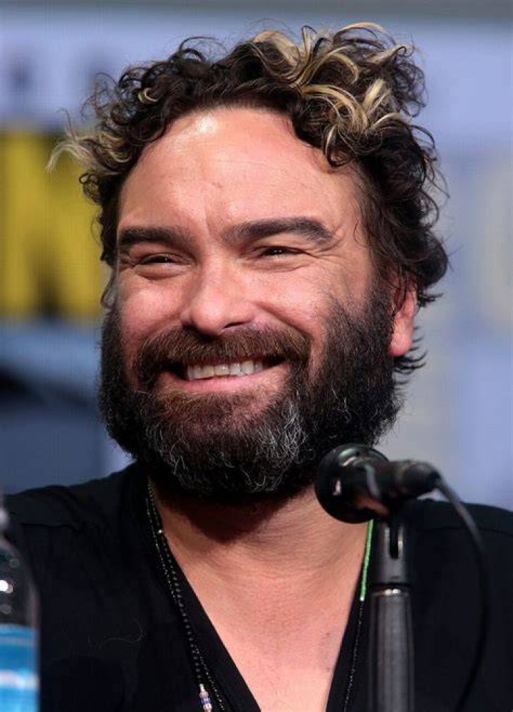 Johnny Galecki's Height How Tall is Johnny Galecki? NewsNow Nigeria