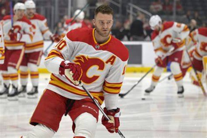 Jonathan Huberdeau's net worth, contract, Instagram, salary, house, cars, age, stats, photos