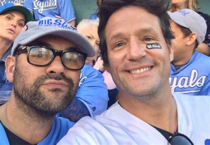 Josh Hopkins Height