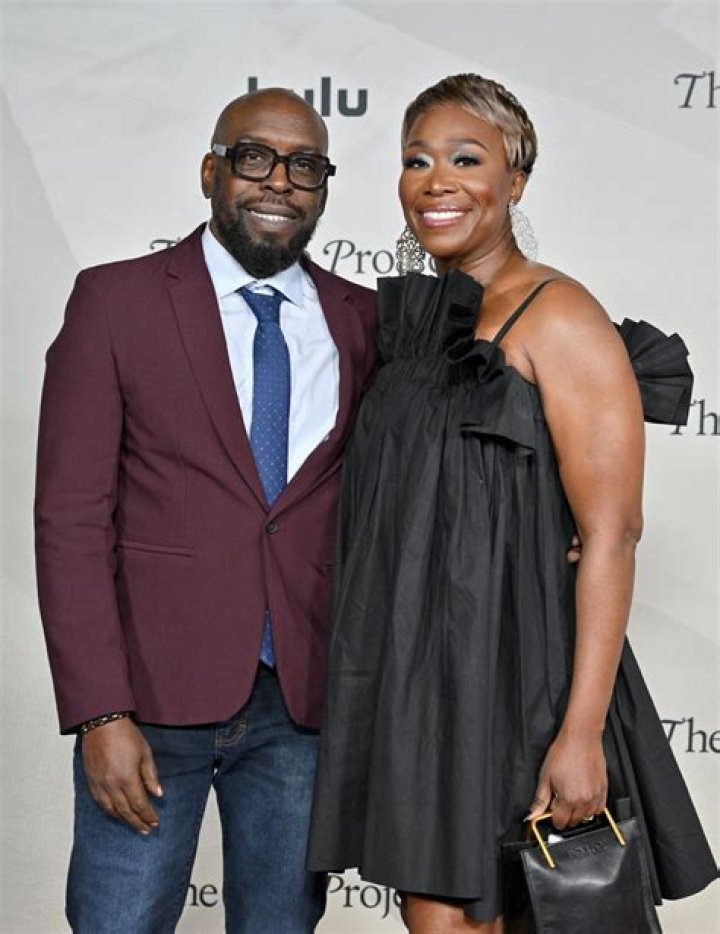 JoyAnn Reid and husband Jason Reid happily married without rumors of